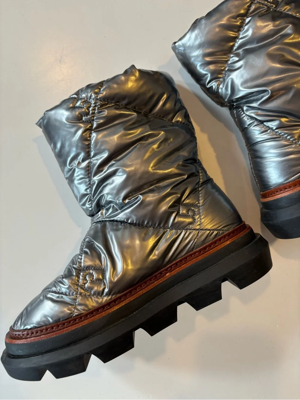 Tory Burch || Sleeping Bag Quilted Winter Booties Snow Ski Moon Boots Silver 5.5